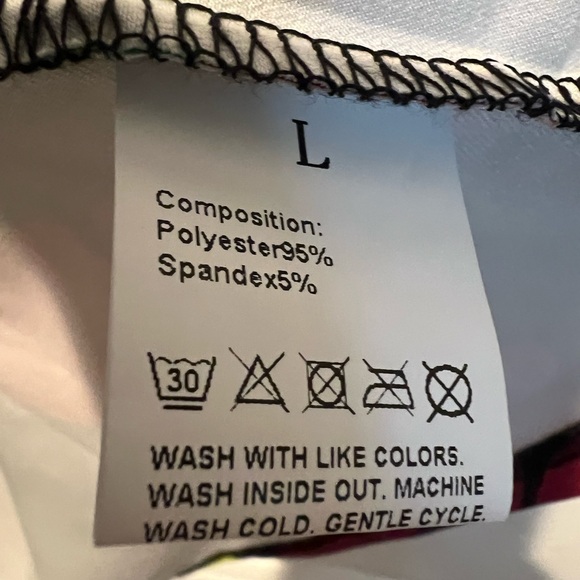 2 Pc Set / PJs, Costume, Loungewear🌼Black Capri, Pants & Flower Top / 70’s Look - Picture 9 of 10